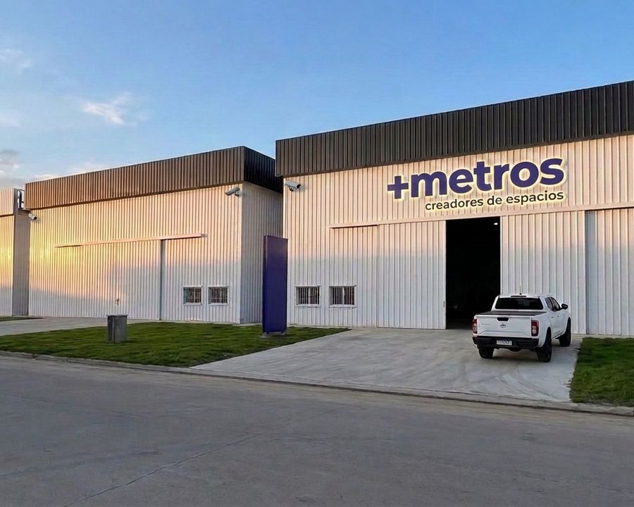 Fachada de la sucursal +Metros en Polo 52, Córdoba
